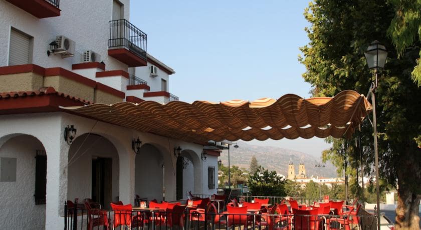 Terraza del Hotel Puerta Nazarí en Órgiva, Alpujarra Granada